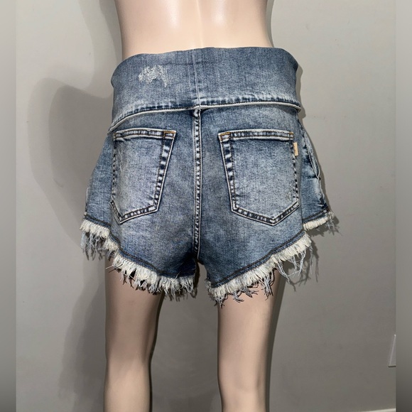 Retrofête Distressed Denim Azure Short 28 - Picture 4 of 12